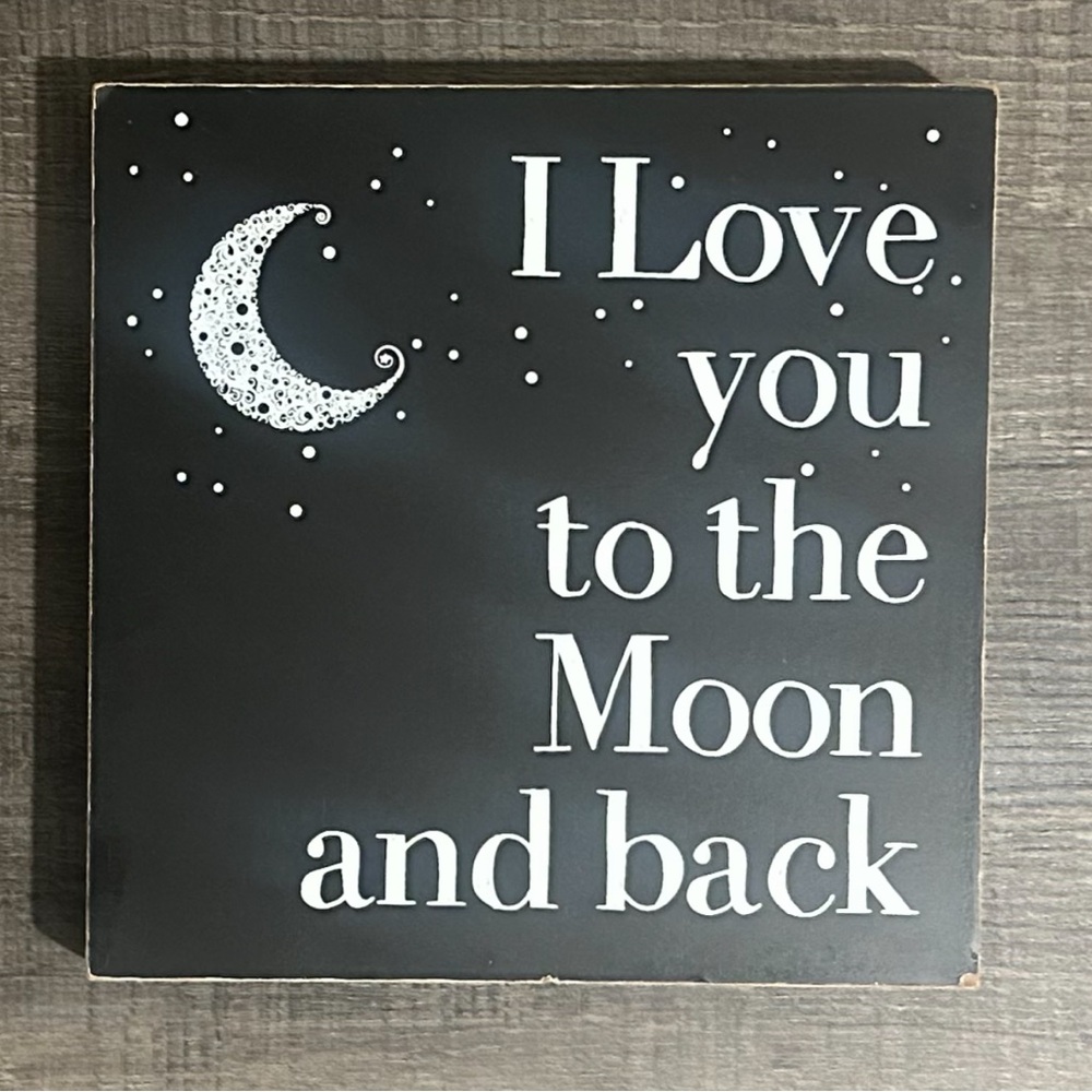 💞 Wood “I Love You To The Moon And Back” Sign